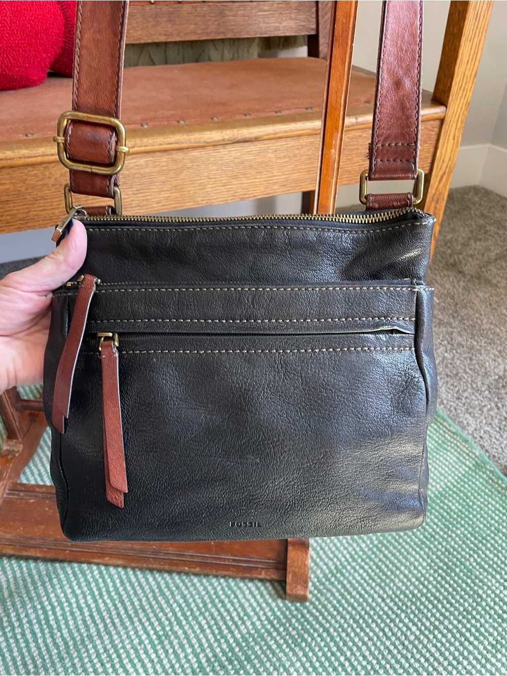 Vintage Leather Fossil Crossbody Messenger Corey Bag! Brown leather detai!